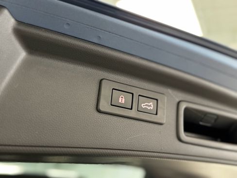 Used 2023 Subaru Forester Touring image 42