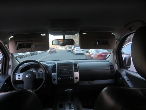 Used 2012 Nissan Xterra PRO-4X w/ Pro-4x Leather Pkg image 13