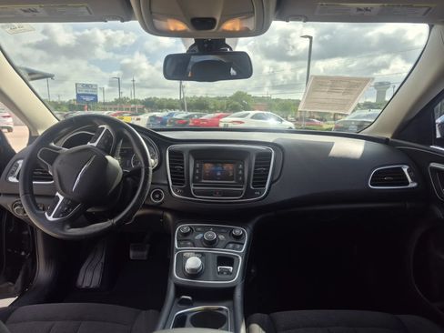 Used 2016 Chrysler 200 LX FWD image 21
