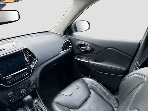 Used 2021 Jeep Cherokee Limited image 23