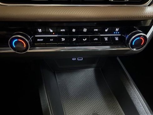 Used 2025 Chevrolet Equinox ACTIV w/ Safety and Technology Package image 32