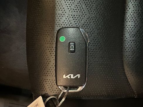 Used 2022 Kia Sorento S w/ Panoramic Sunroof Package AWD/4WD image 17