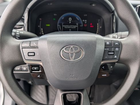 Used 2026 Toyota Camry LE FWD image 18