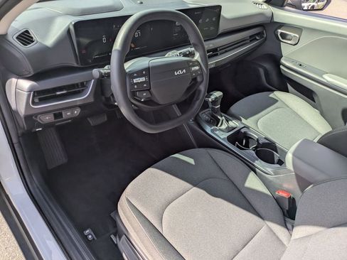Used 2025 Kia K4 LXS image 17