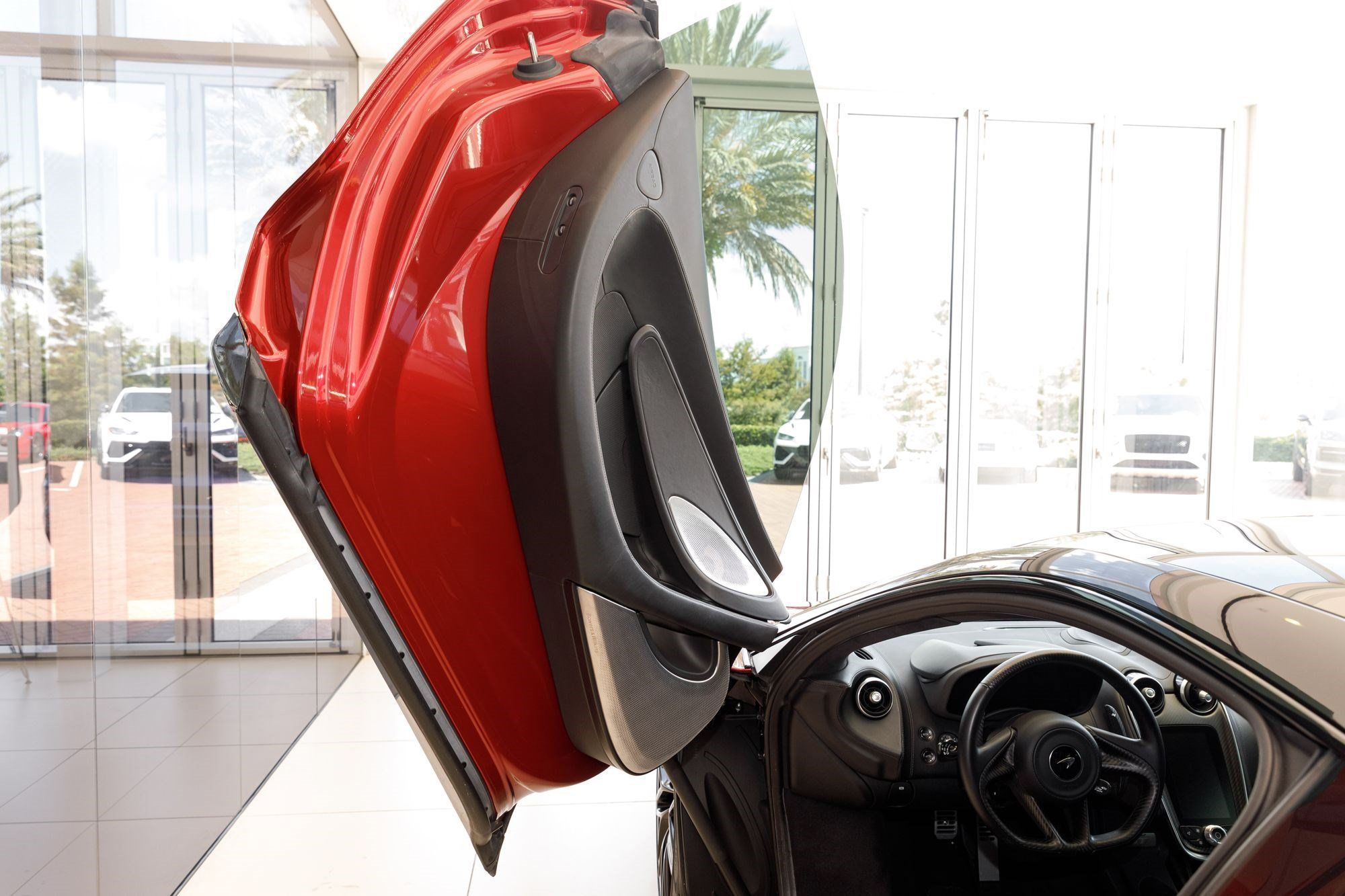 Used 2023 McLaren GT RWD image 27