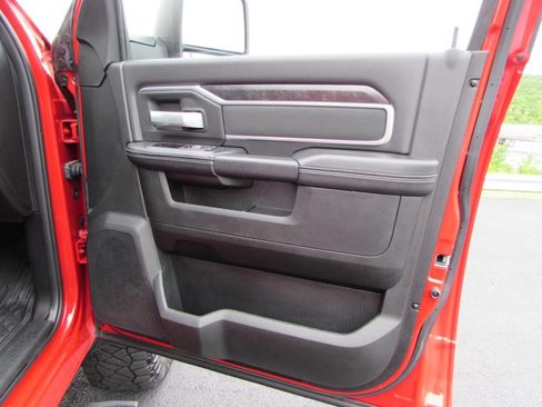 Used 2024 RAM 2500 Big Horn w/ Tech Package AWD/4WD image 16