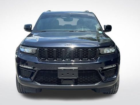 Used 2024 Jeep Grand Cherokee Limited w/ Black Appearance Package AWD/4WD image 10