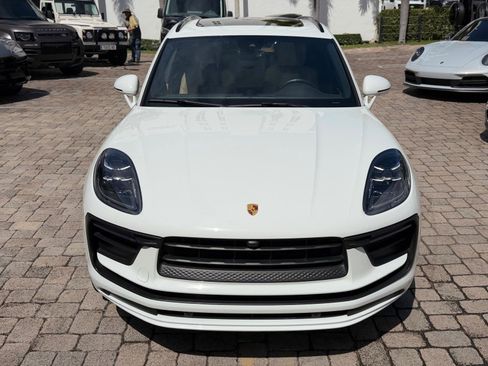 Used 2022 Porsche Macan AWD/4WD image 4