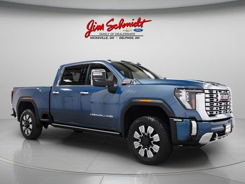 Used 2025 GMC Sierra 2500 Denali w/ Denali Reserve Package AWD/4WD image 1