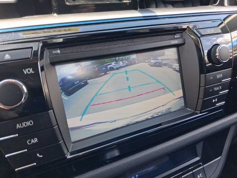 Used 2015 Toyota Corolla S FWD image 21