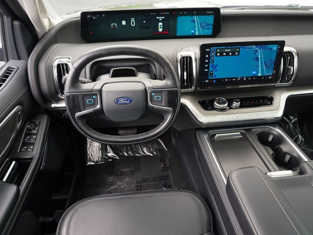 Used 2025 Ford Expedition Platinum AWD/4WD image 20