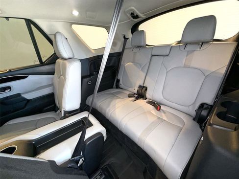 Used 2024 Honda Pilot Touring image 25