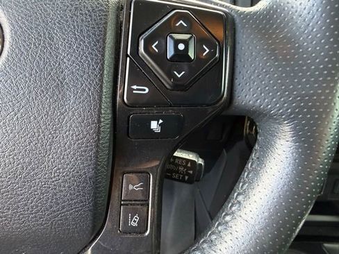 Used 2022 Toyota 4Runner TRD Off-Road Premium image 16