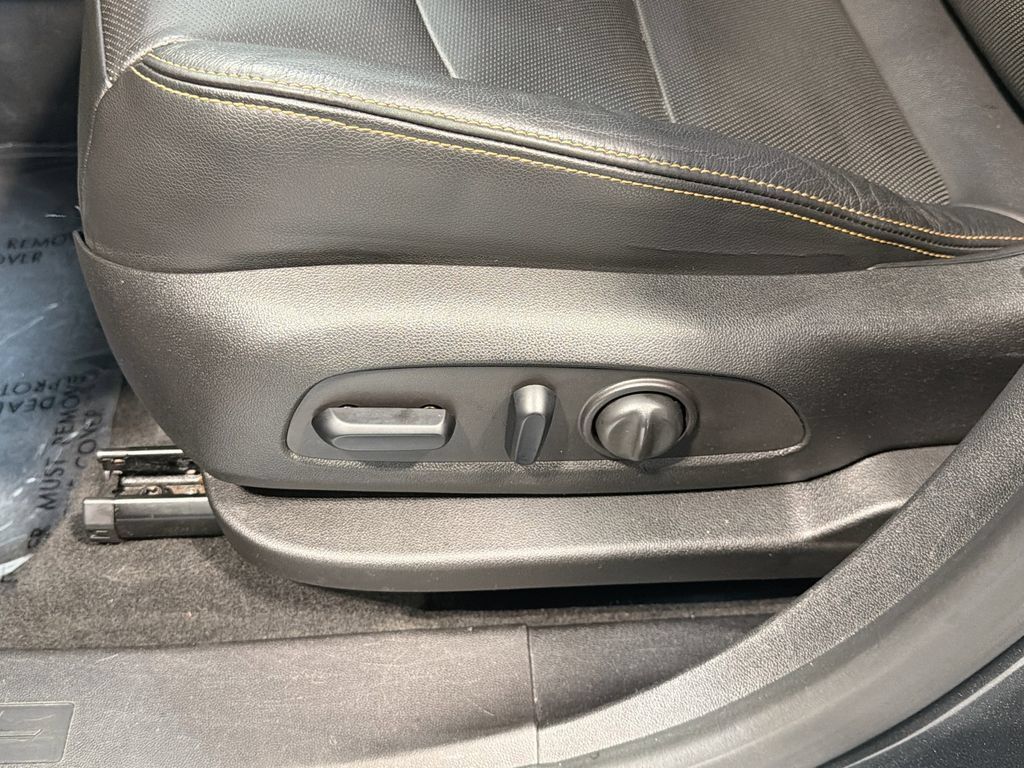 Used 2018 GMC Terrain SLT w/ Preferred Package FWD image 17