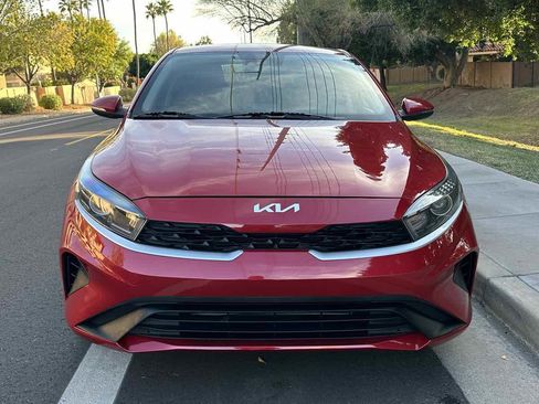 Used 2022 Kia Forte LXS w/ LXS Technology Package image 3