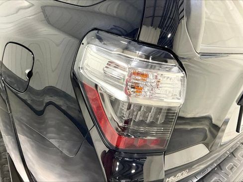 Used 2019 Toyota 4Runner SR5 Premium image 29