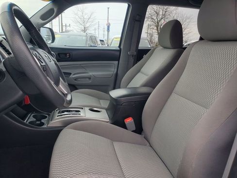 Used 2014 Toyota Tacoma PreRunner w/ SR5 Package image 5