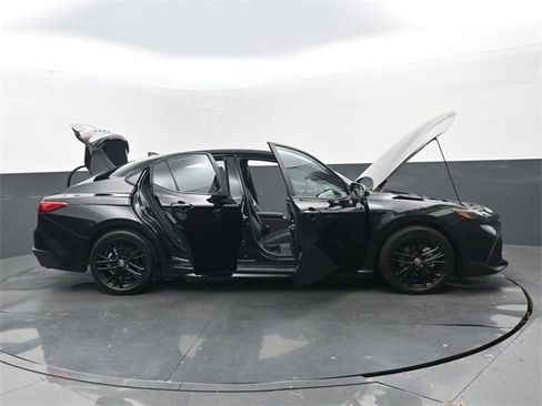 Used 2025 Toyota Camry SE w/ Convenience Package image 31