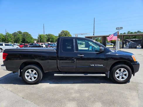 Used 2014 Nissan Titan SV w/ SV Value Truck Package AWD/4WD image 7