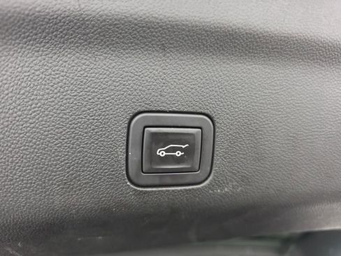 Used 2024 GMC Yukon Denali image 51