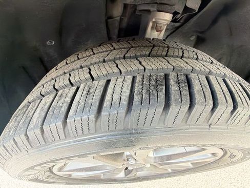 Used 2019 Jeep Grand Cherokee High Altitude RWD image 41