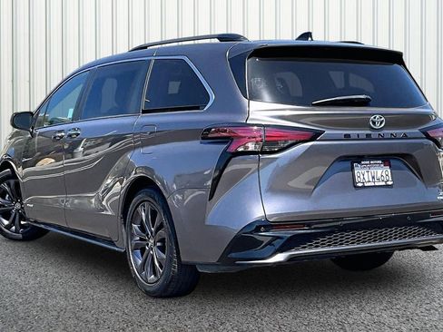 Used 2021 Toyota Sienna XSE w/ XSE Plus Package FWD image 22
