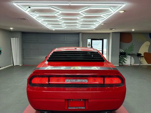 Used 2010 Dodge Challenger R/T image 5