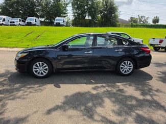 Used 2017 Nissan Altima 2.5 S w/ Power Driver Seat Package FWD video 2