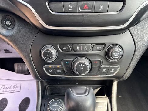 Used 2021 Jeep Cherokee Latitude Lux AWD/4WD image 18
