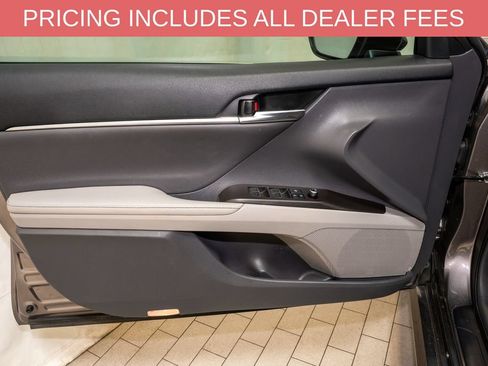 Used 2022 Toyota Camry XLE w/ Navigation Upgrade Package FWD image 10