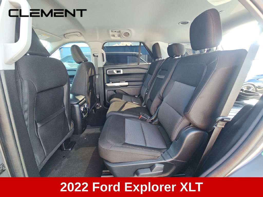 Used 2022 Ford Explorer XLT AWD/4WD image 5
