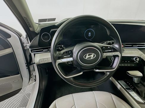 Certified 2024 Hyundai Elantra Limited image 11