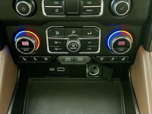 Used 2021 Chevrolet Tahoe High Country AWD/4WD image 18