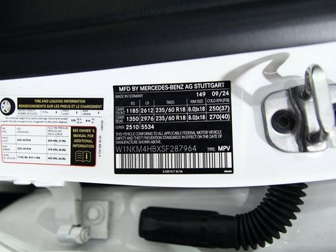 Used 2025 Mercedes-Benz GLC 300 4MATIC image 22