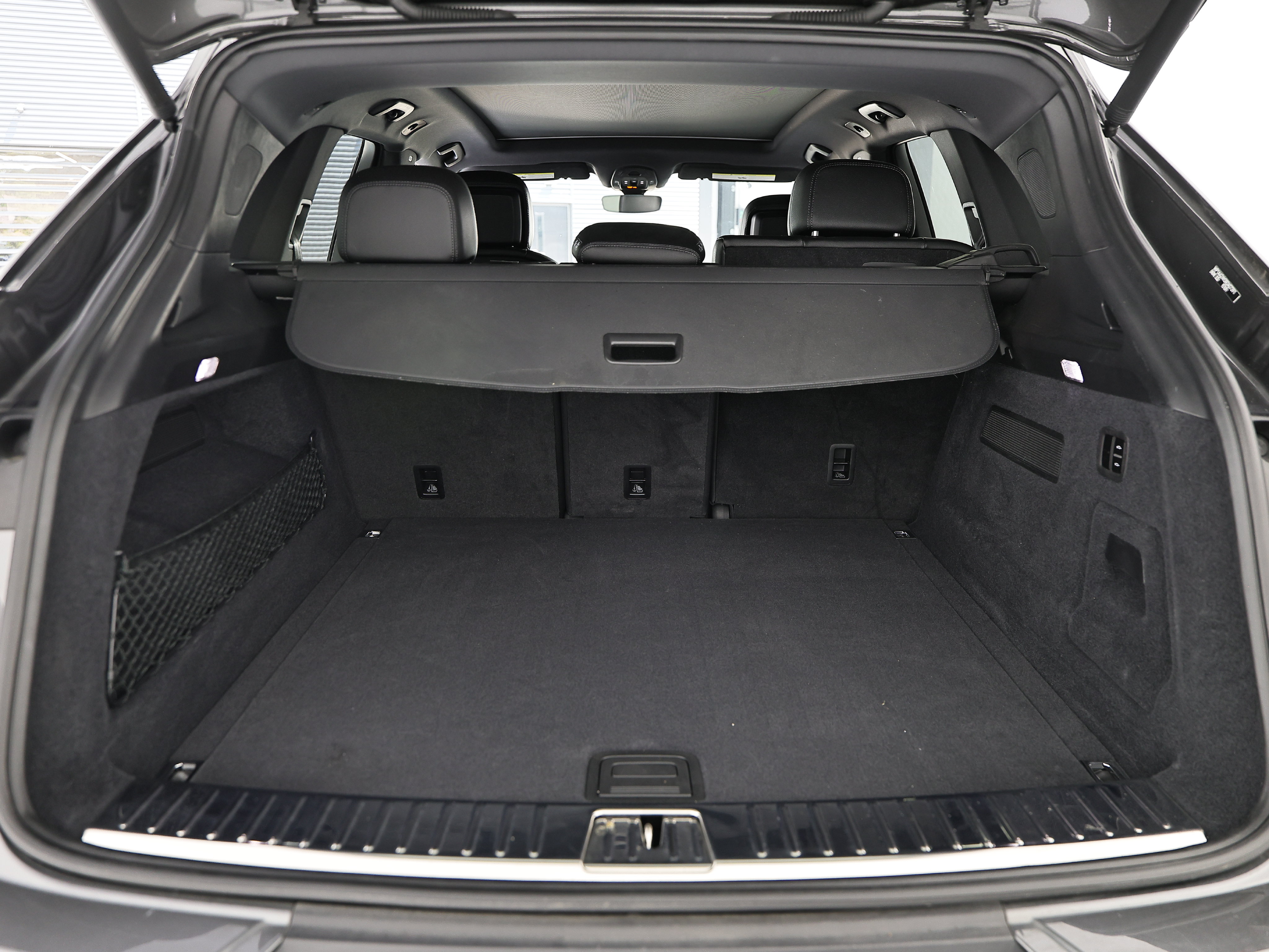 Used 2024 Porsche Cayenne AWD/4WD image 31