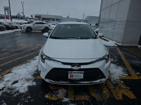 Used 2024 Toyota Corolla LE image 10