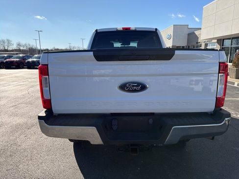 Used 2019 Ford F250 XL w/ STX Appearance Package image 3