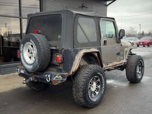 Used 2004 Jeep Wrangler Sahara w/ Dual Top Group AWD/4WD image 3