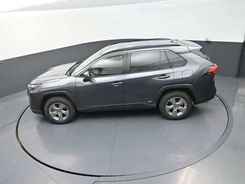 Used 2025 Toyota RAV4 LE image 29