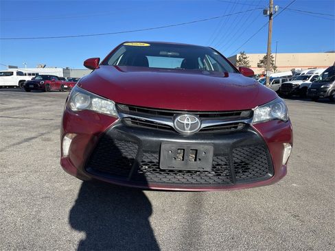 Used 2016 Toyota Camry XSE image 5