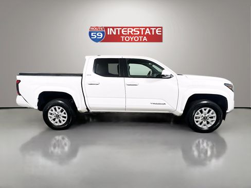 Used 2026 Toyota Tacoma SR5 AWD/4WD image 7