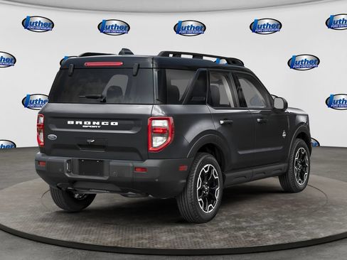 Used 2025 Ford Bronco Sport Outer Banks w/ Outer Banks Tech Package+ AWD/4WD image 2