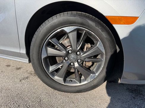 Used 2023 Honda Odyssey Elite image 7