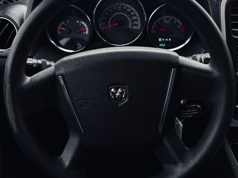 Used 2012 Dodge Caliber SXT image 9