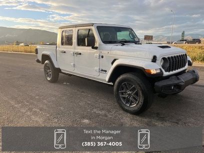 New 2025 Jeep Gladiator Sport