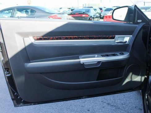 Used 2010 Chrysler Sebring Limited image 10