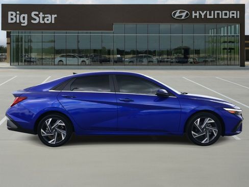 Used 2026 Hyundai Elantra Limited FWD image 5