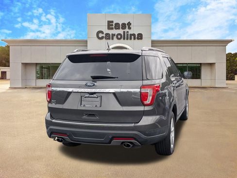 Used 2018 Ford Explorer XLT w/ Equipment Group 202A FWD image 3