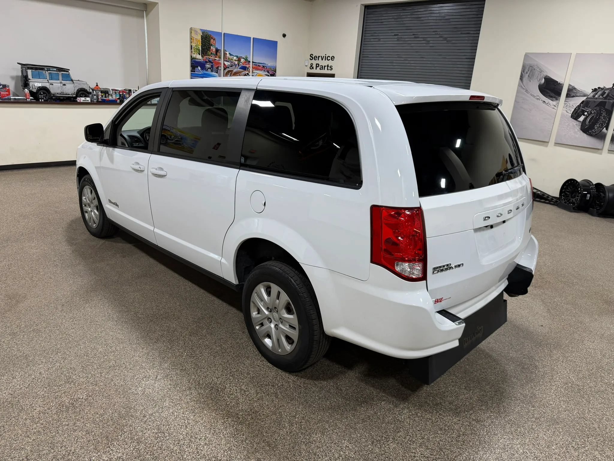 Used 2018 Dodge Grand Caravan SE FWD image 20