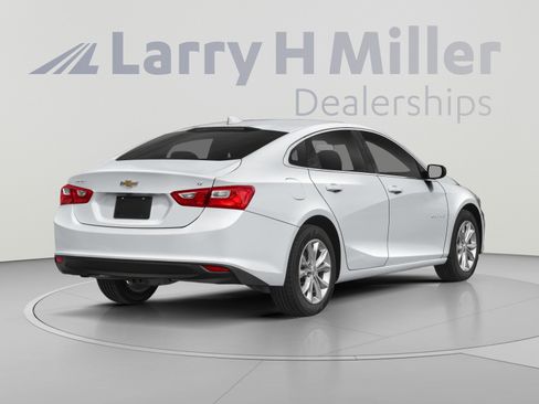 Used 2024 Chevrolet Malibu LT FWD image 2